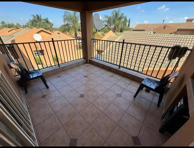 3 BEDROOM TOWNHOUSE FOR SALE IN GLEN MARAIS